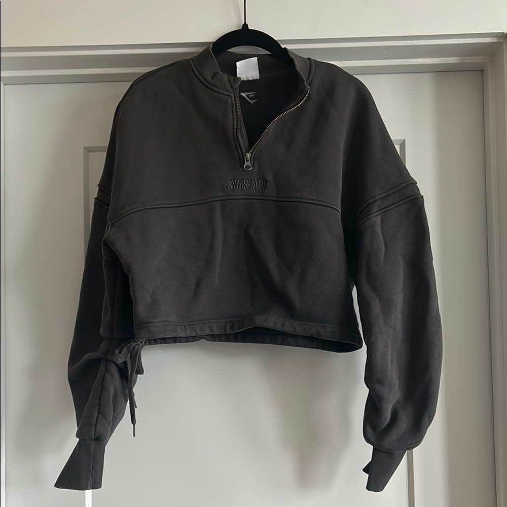 Gymshark Black Cropped Sweatshirt